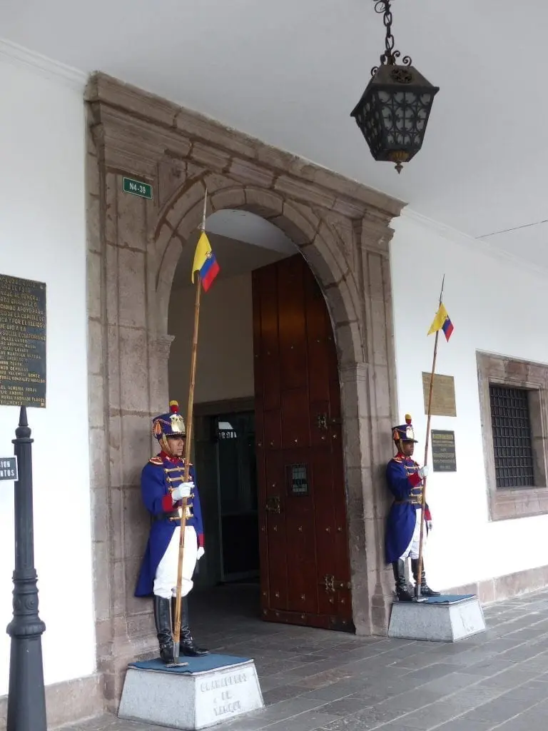 Stadtbesichtigung in Quito mit Kind bei der Familienreise durch Ecuador Stadt entdecken in Ecuadors Hauptstadt Quito mit Kind