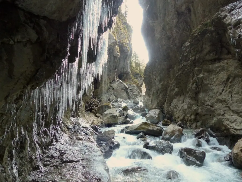 Winterurlaub (als Single) mit Kind in der Partnachklamm 