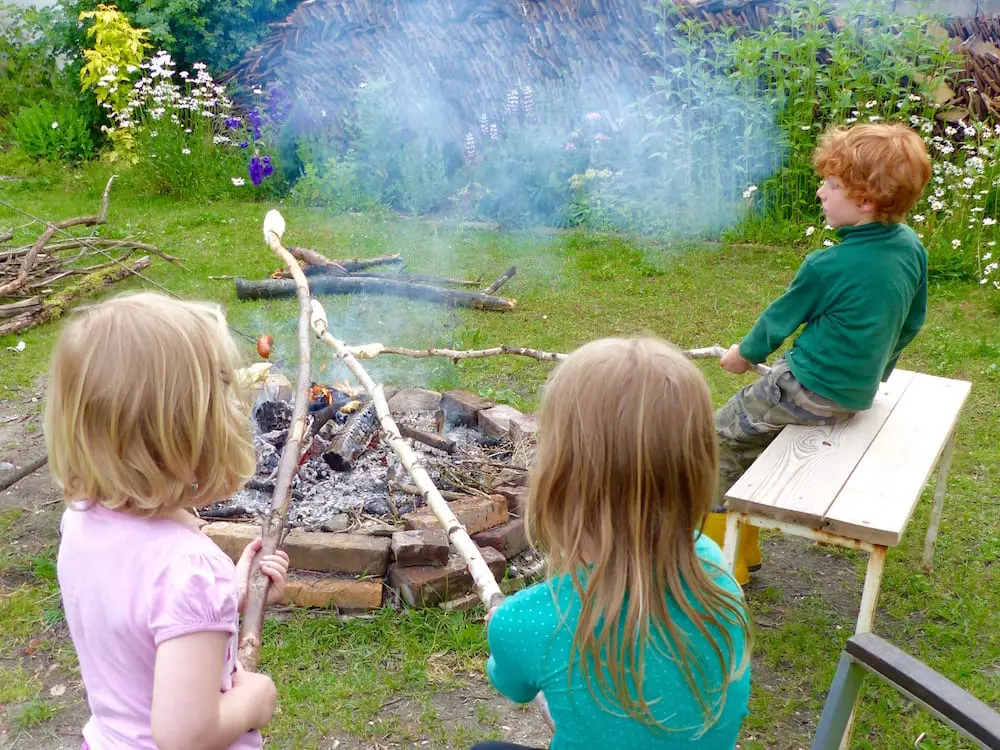 Reiterhof mit Kindern in Polen - Stockbrot