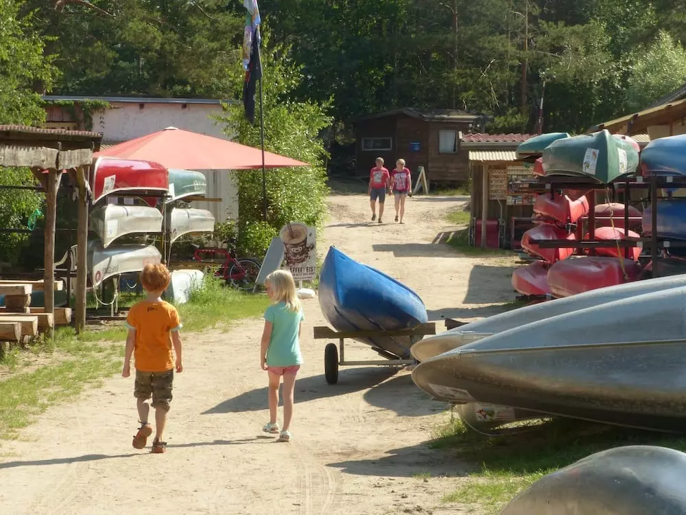 Mecklenburger Seenplatte mit Kindern auf dem Campingplatz