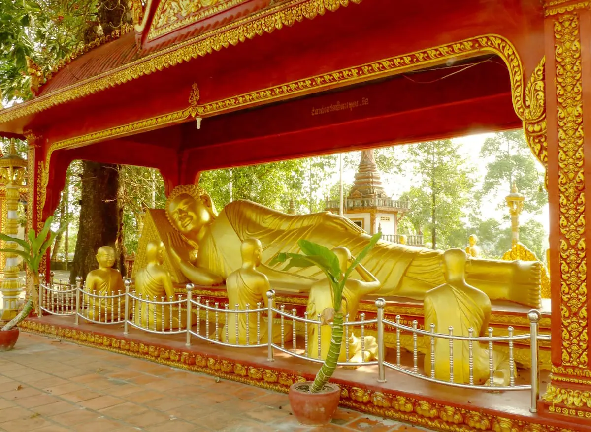 Wat Leu Sihanoukville - Ausflug bei der Kambodscha Familienreise Liegender Buddha von Sihanoukville, Kambodscha