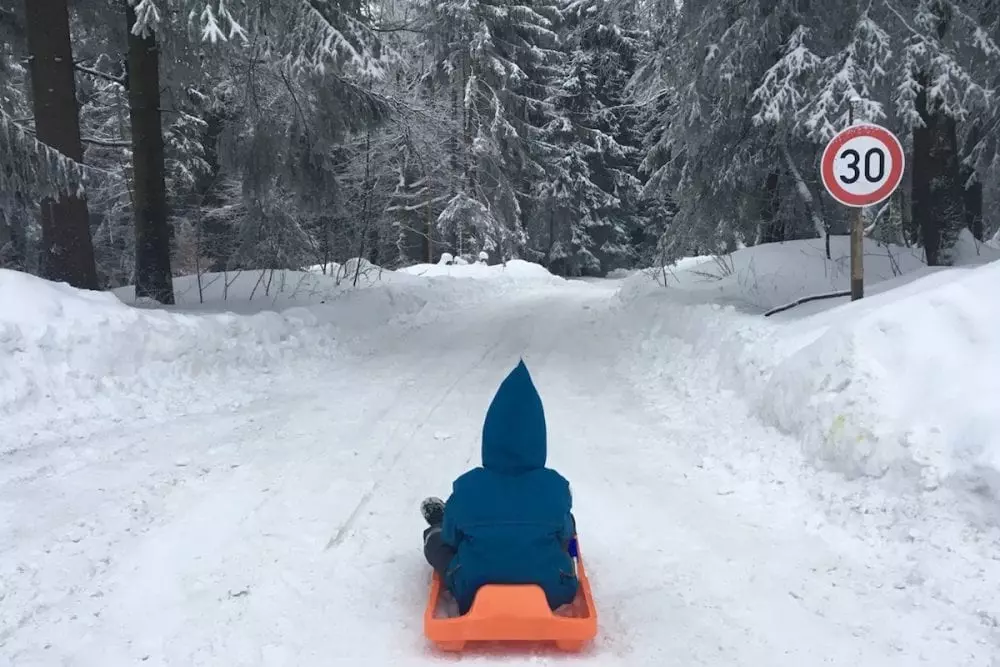 Winter mit Kindern im Fichtelgebirge - Rodeln 1