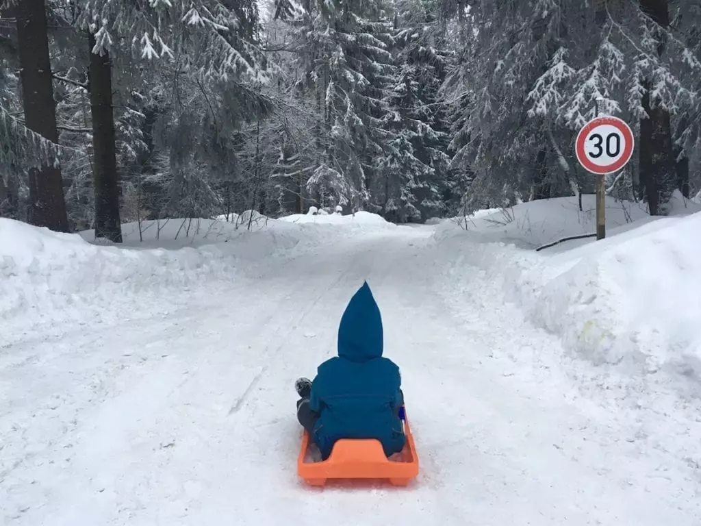 Winter mit Kindern im Fichtelgebirge - Rodeln 1