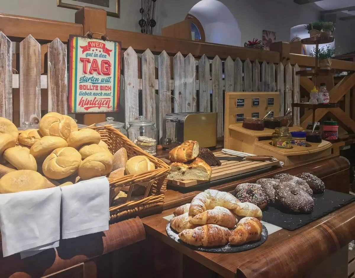 Bad Belzig - Brandenburg im Winter Frühstücksbüffet Burghotel