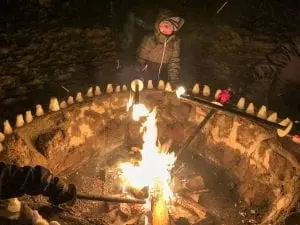Lagerfeuer beim Familienprogramm an Sylvester in der Jugendherberge Waldhäuser