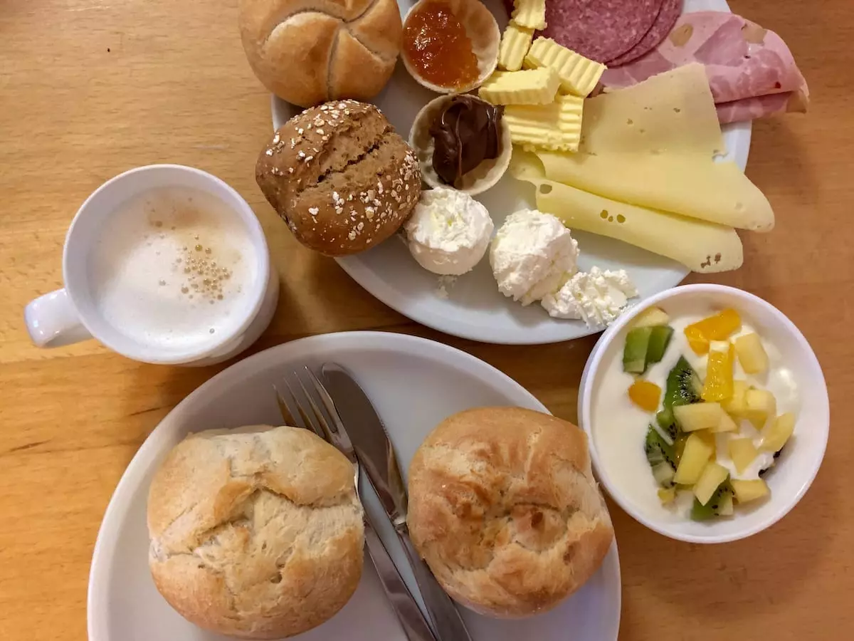 Frühstück in der Jugendherberge Waldhäuser