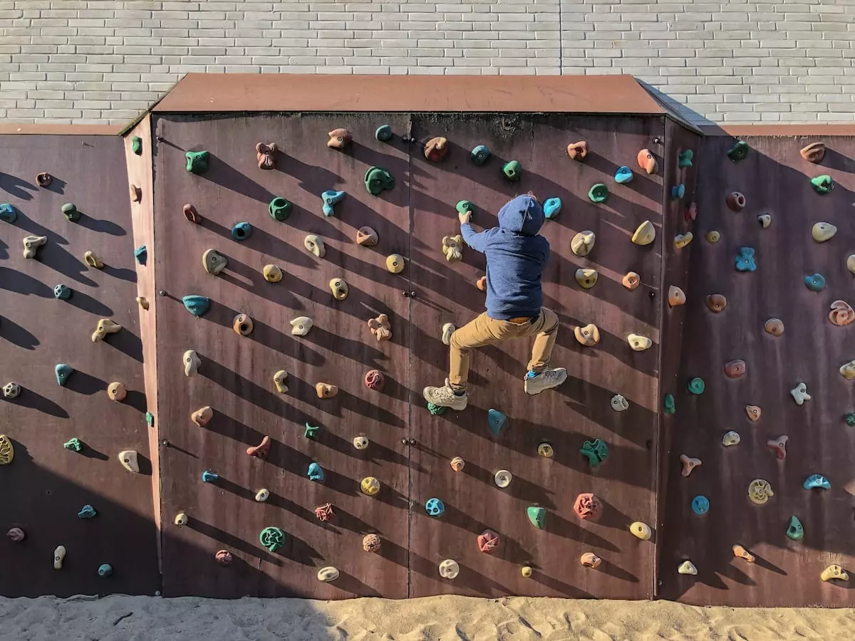 Familienurlaub Jugendherberge Friedrichstadt - Kletterwand