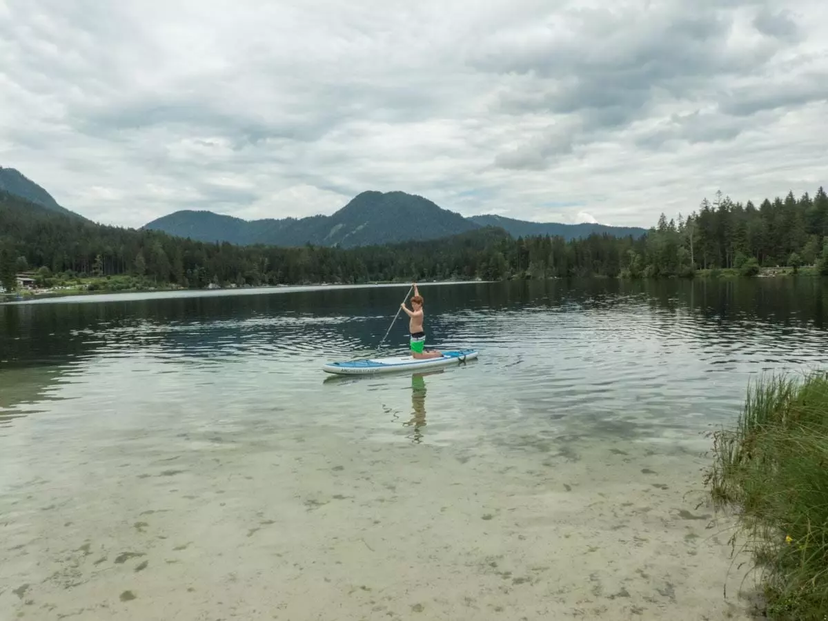 SUP Fahren auf dem Hintersee