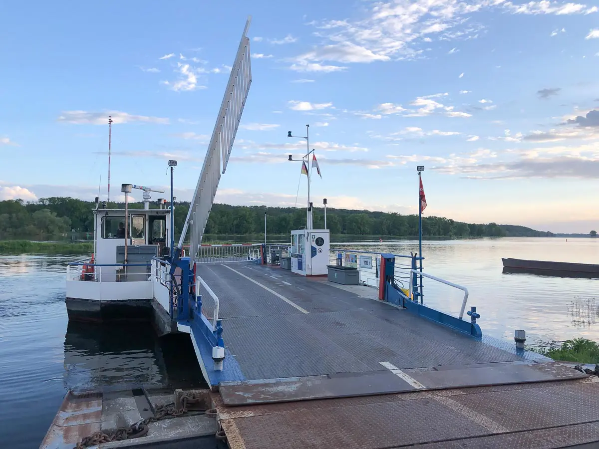 Elbfähre bei Lenzen (verkehrt zwischen Brandenburg und Niedersachsen)