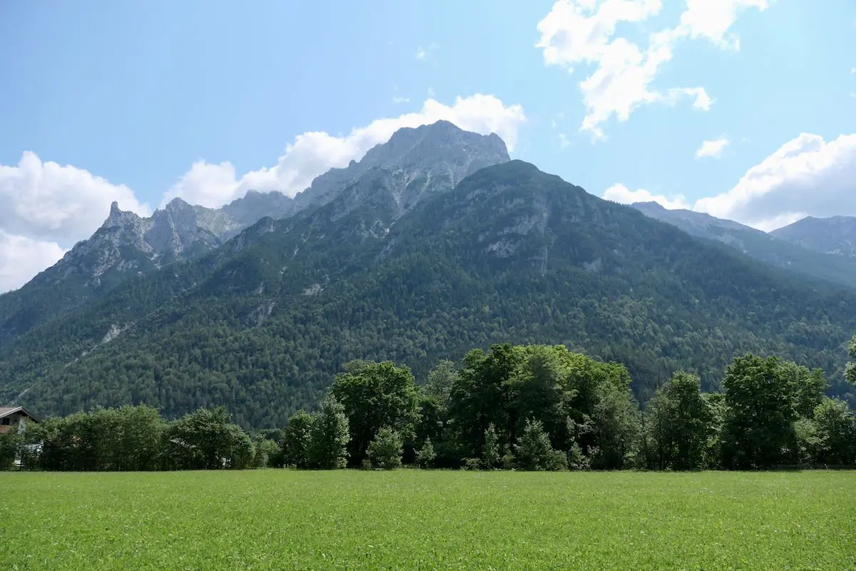 Karwendelgebirge von Mittenwald aus gesehen