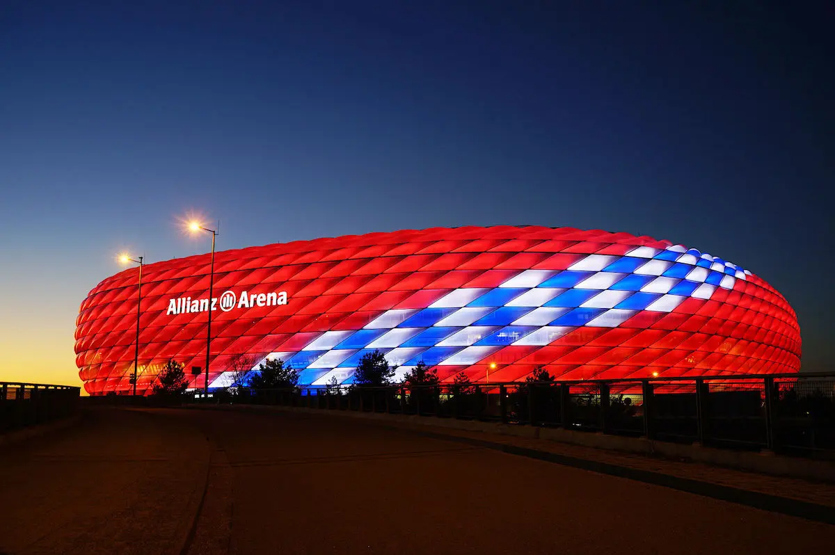 Allianz Arena bei Nacht
