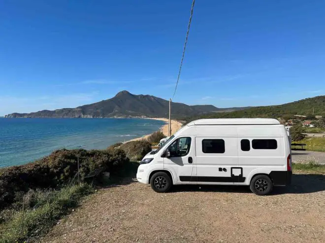 Wohnmobil-Stellplatz auf Sardinien direkt am Strand