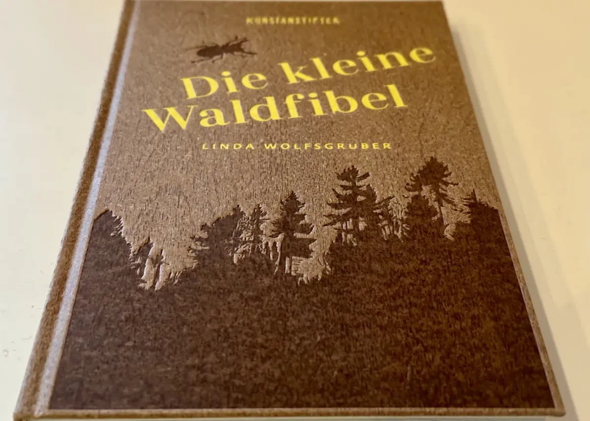 Titel des Sachbuches "Die kleine Waldfibel "für Kinder