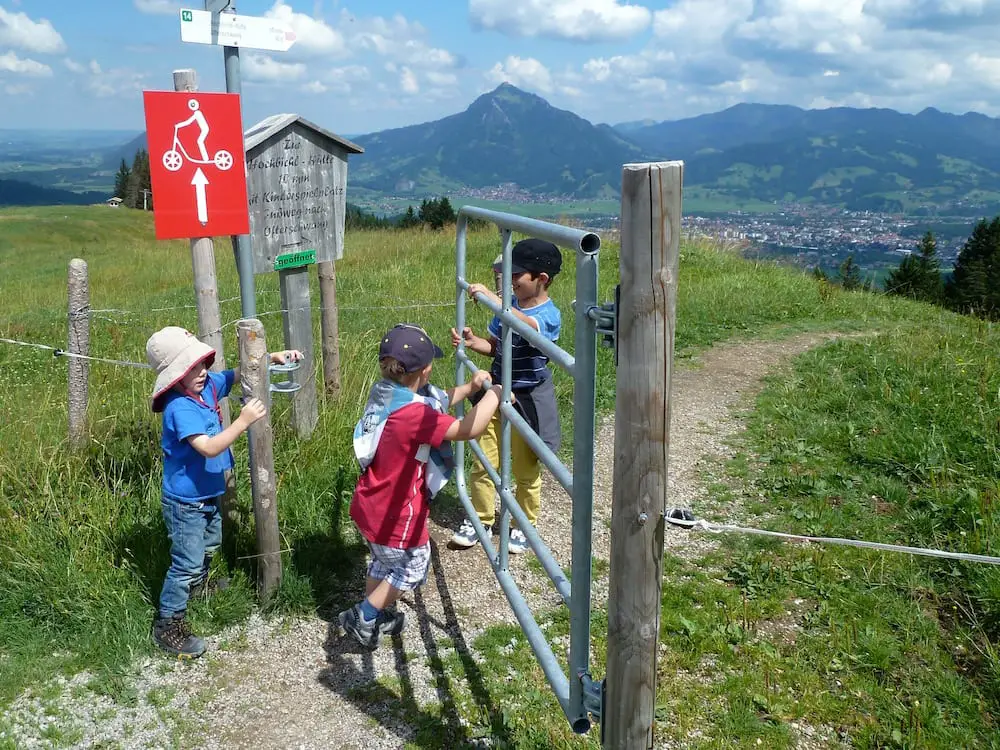 Allgäu - Wandern mit Kindern von der Weltcupbahn in die Hörnerdörfer
