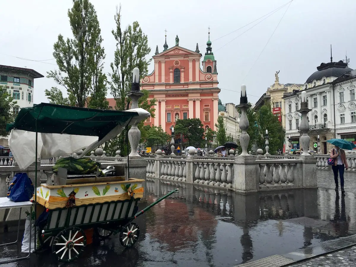 Stadtbesichtigung Ljubljana mit Kindern bei Regen