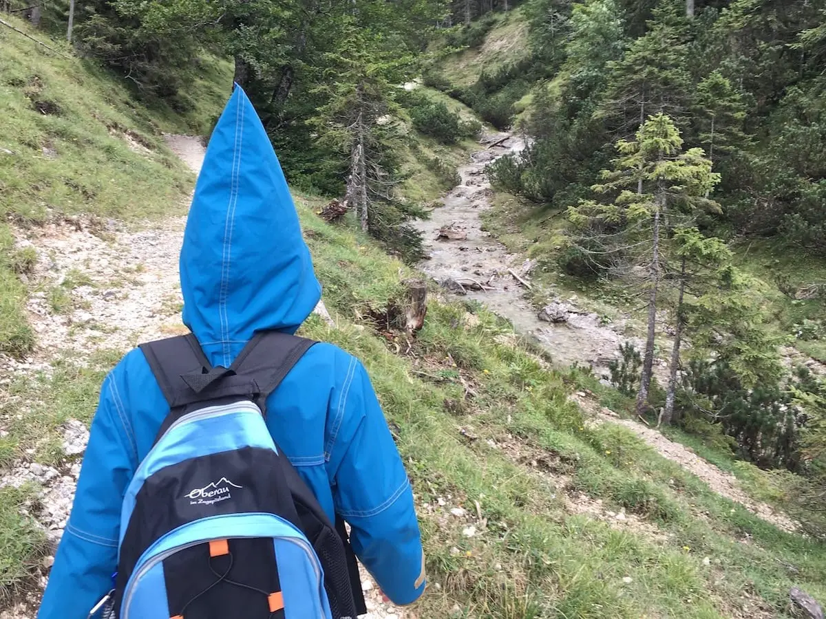 Sommerurlaub mit Kindern in den Alpen - Wildbach