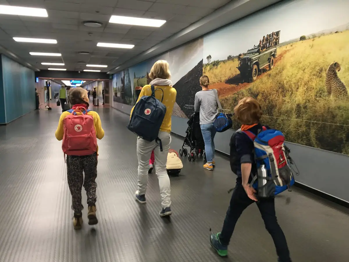 Reisen mit Kindern und anderen Leuten - Flughafen