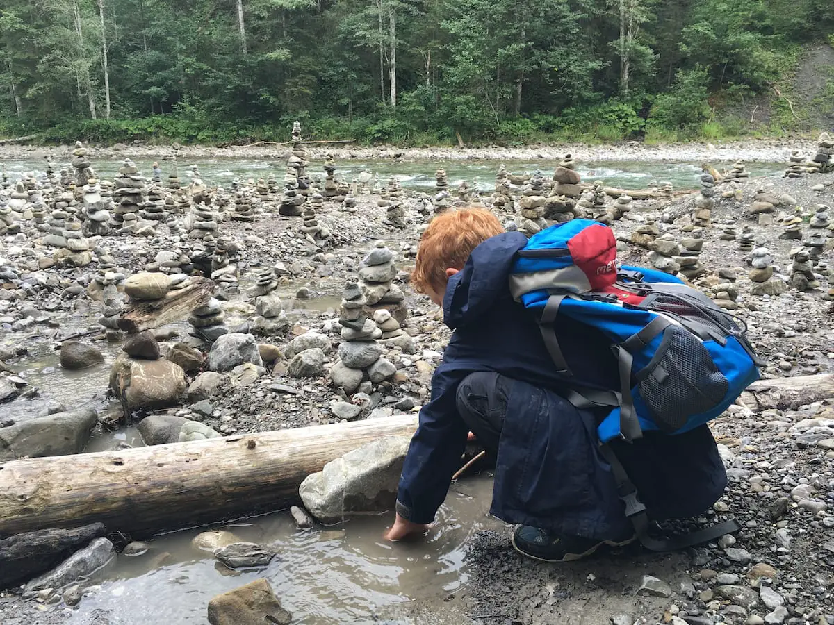 Steinmännchen an der Breitachklamm - Wandern im Allgäu mit kleinen Kindern