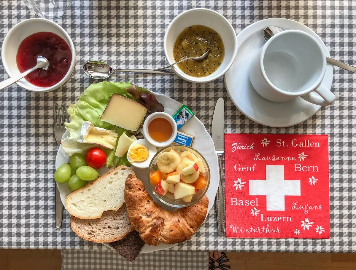 Frühstück im BnB Lugano Schweiz günstig übernachten