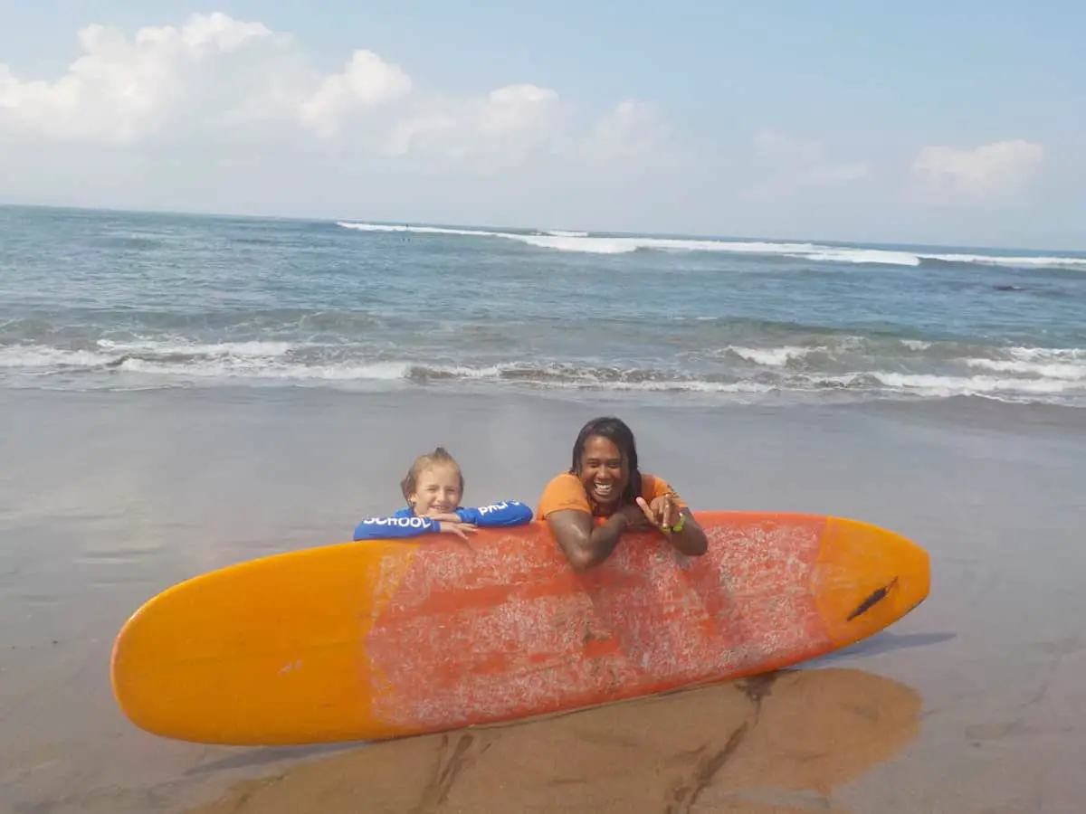 Surfen auf Bali mit Kind