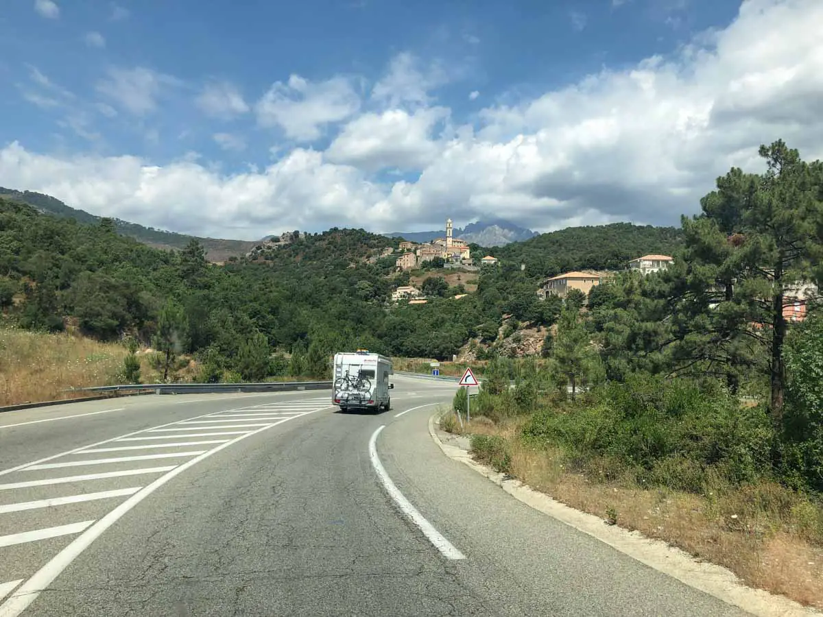 Wohnmobil Route nach Korsika durch die Schweiz und Italien
