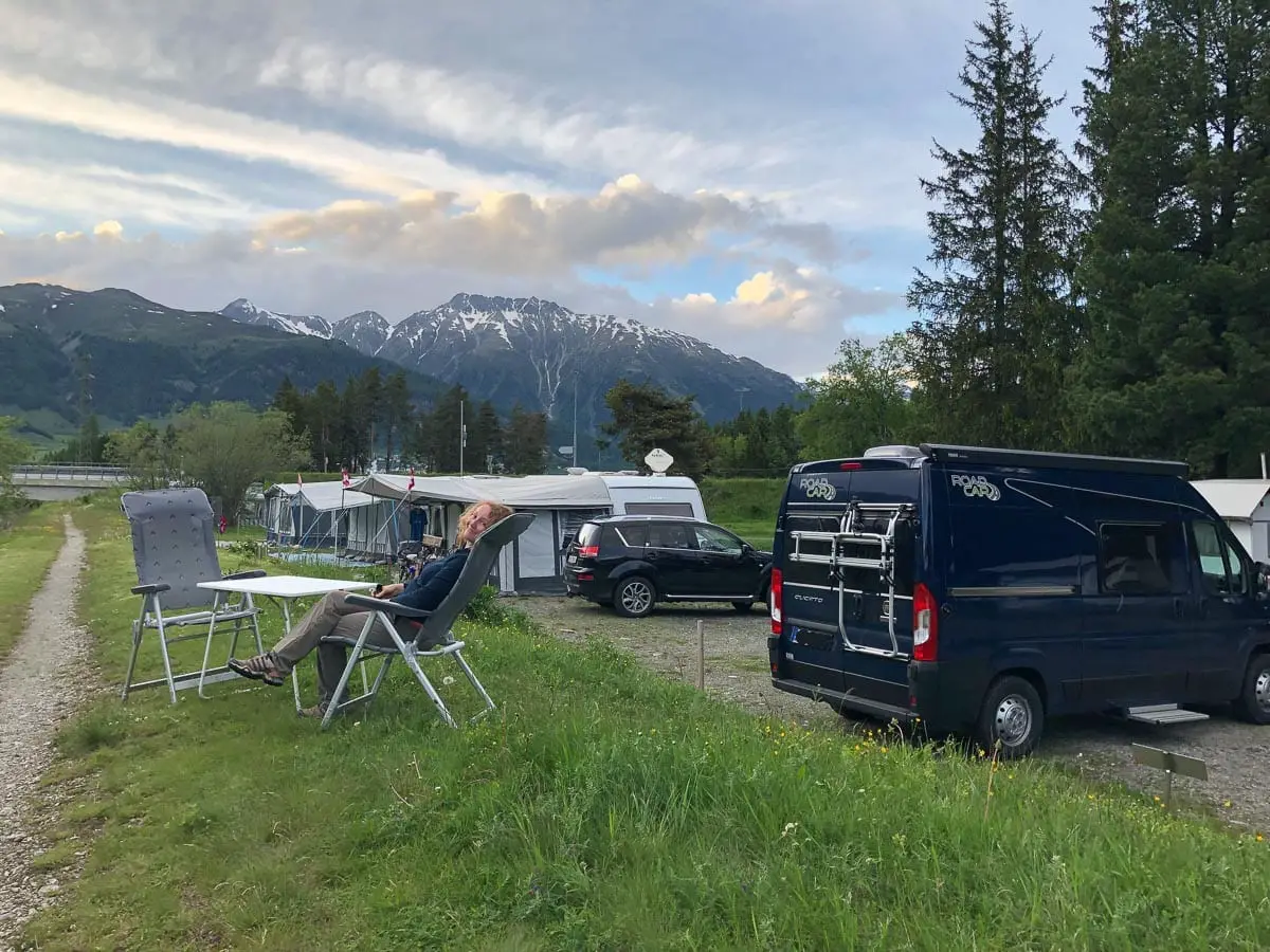 TCS-Campingplatz-in-der-Schweiz-am-Fluss-8798
