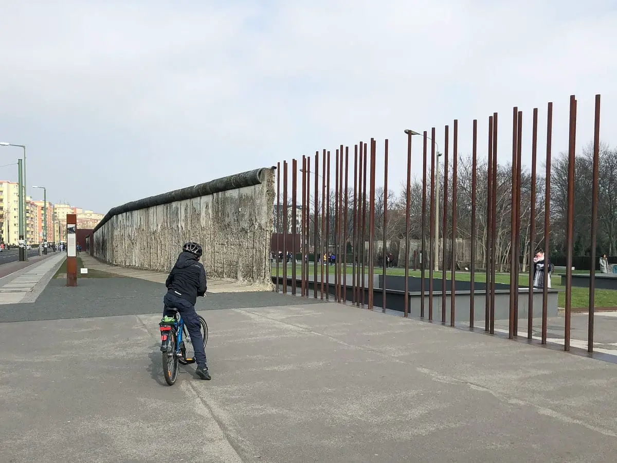 Mauerradweg mit Kind - Gedenkstätte Bernauer Straße