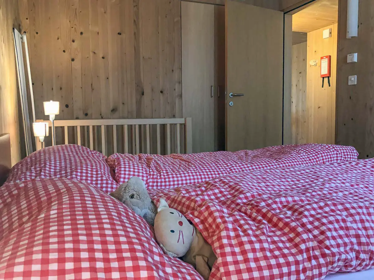 Schweiz Ferienwohnung Schlafzimmer familienfreundlich