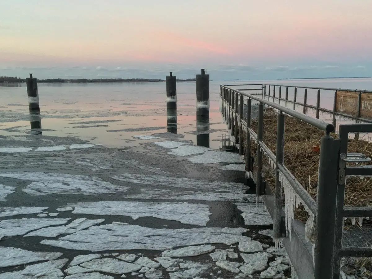 Winterurlaub in Deutschland - Ostsee mit Eisschollen
