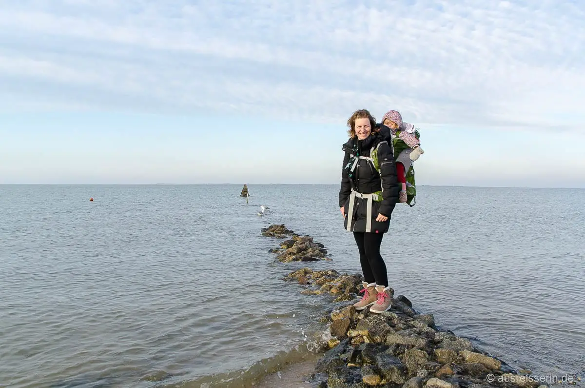 Nicole Ausreisserin an der Nordsee im Winterurlaub