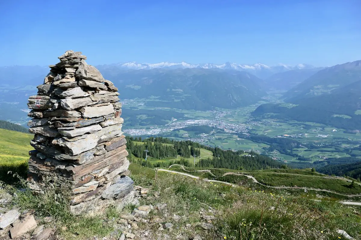 Alpen Panorama vom Kronplatz in Südtirol im Sommer