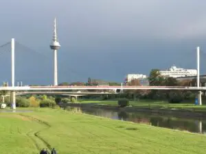 Mannheim Sehenswürdigkeiten: Fernmeldeturm am Neckar