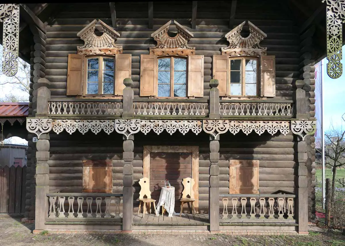 traditionelles russisches Holzhaus in der Alexandrowka Potsdam