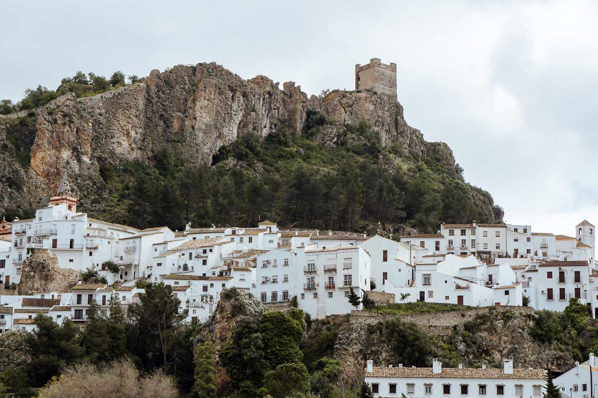 Zahara de la Sierra - eines der weißen Dörfer in Andalusien