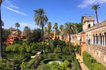 Garten im Palast Real Alcazar in Sevilla