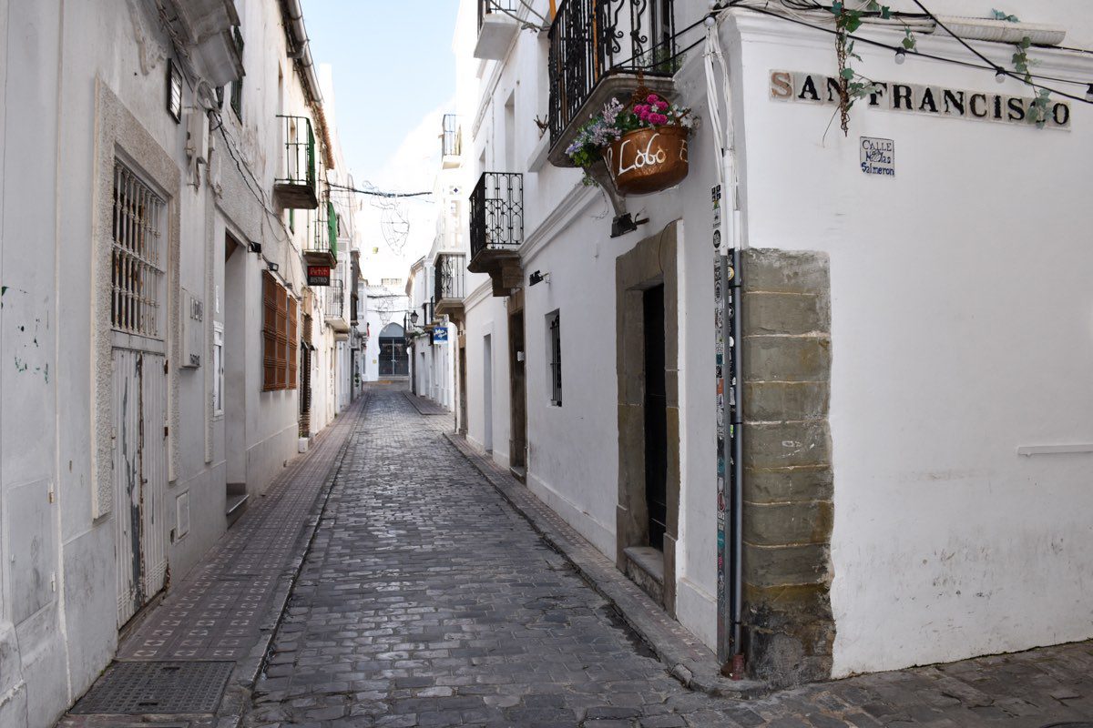 Straße in Tarifa, Andalusien