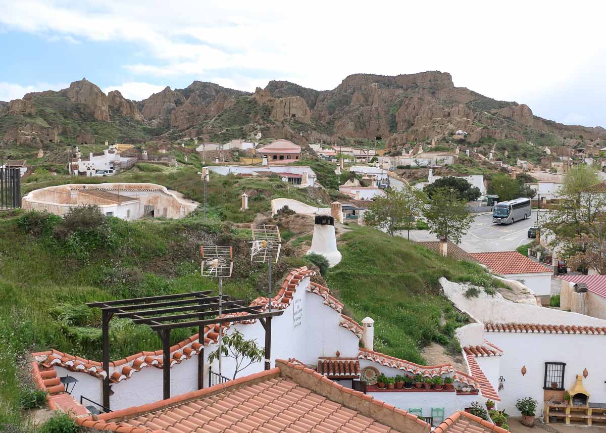 Geheimtipp beim Andalusien Roadtrip: Höhlenwohnungen in Guadix