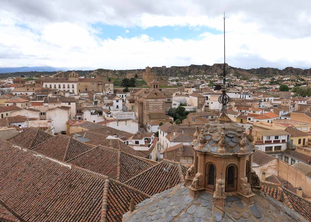 Zwischenstopp beim Andalusien Roadtrip: Aussicht über Guadix von der Kathedrale aus