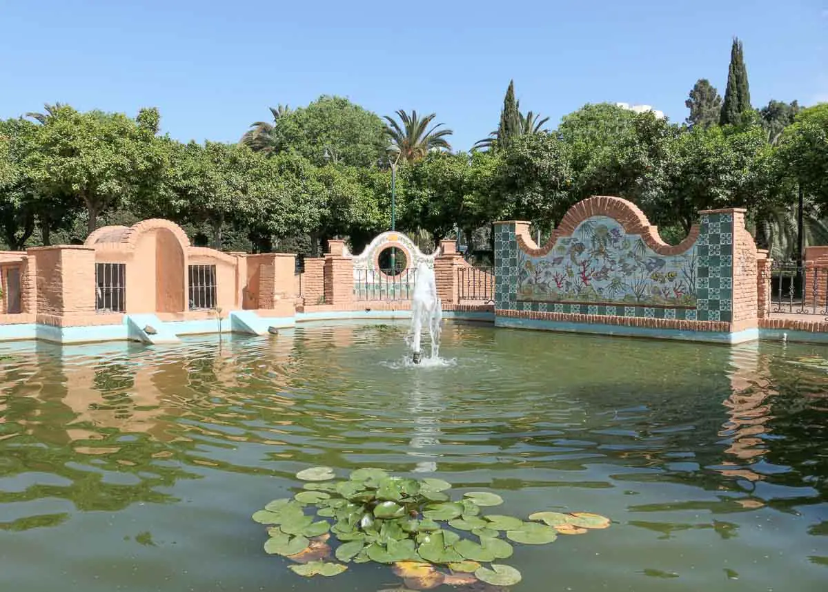 Brunnenanlage im Jardin de Pedro Luis Alonso in Malaga