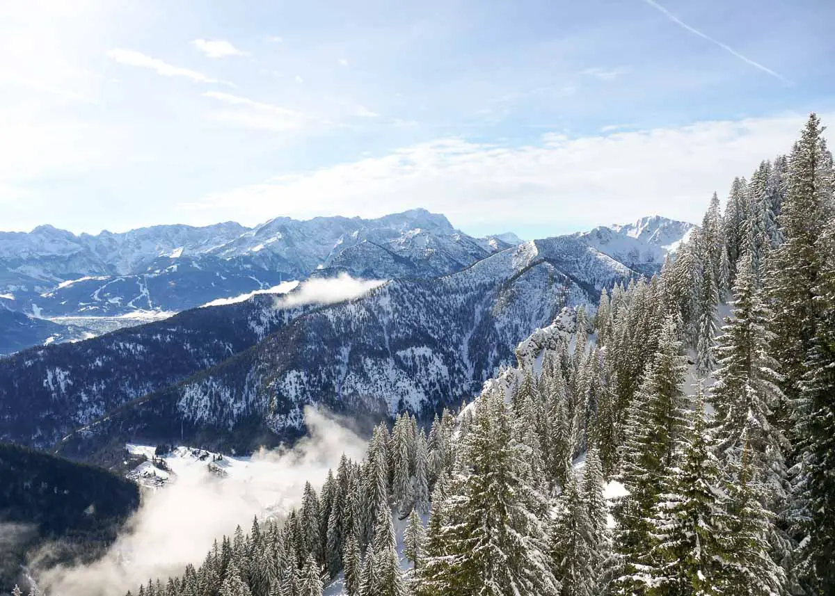 Blick auf die Zugspitze vom Oberammergauer Aussichtsberg Laber