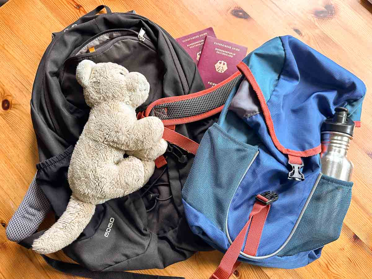 Handgepäck-Packliste und weitere Checklisten für Familien
